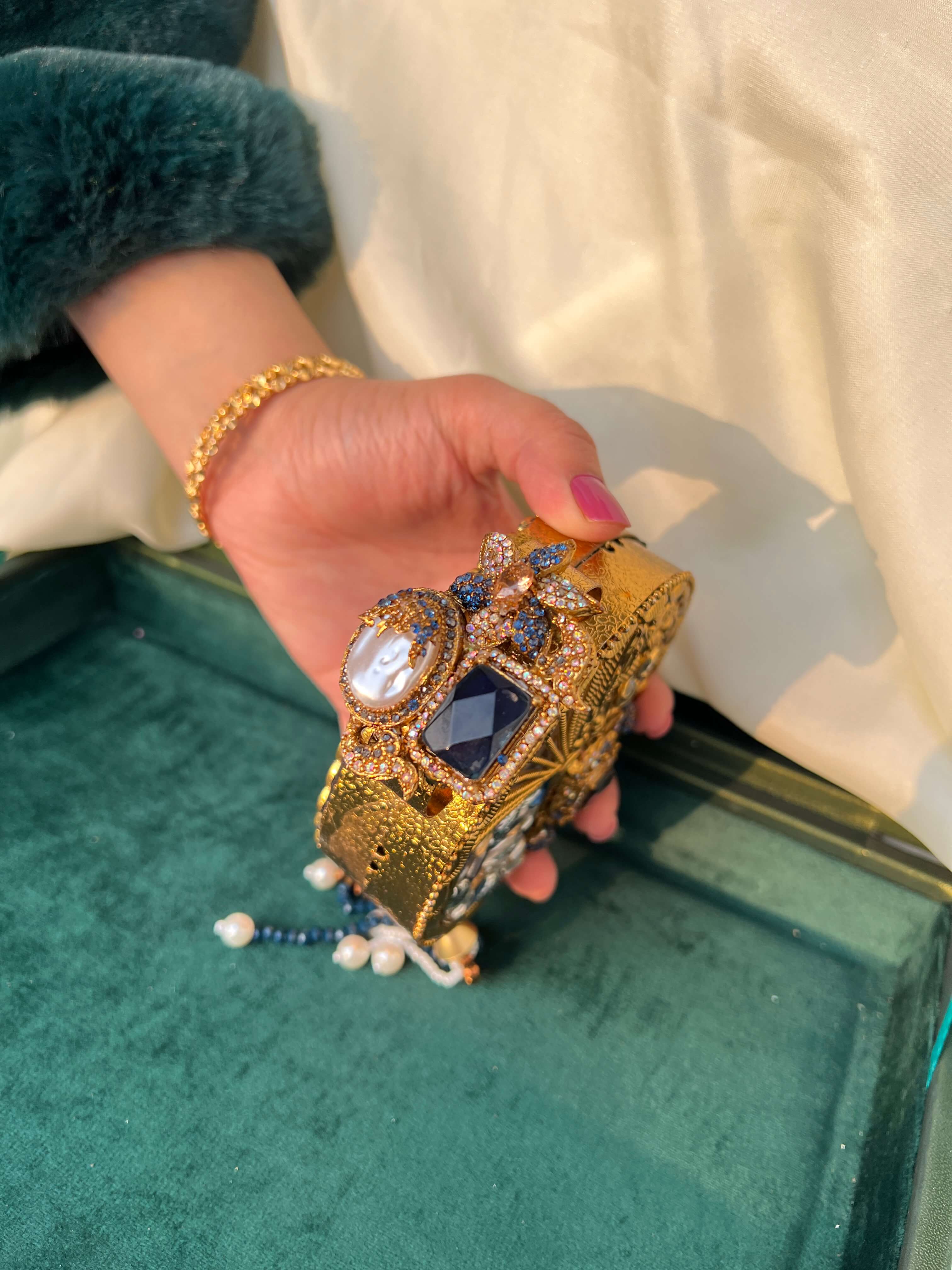 Royal Round Handcrafted Kundan Ring Clutch