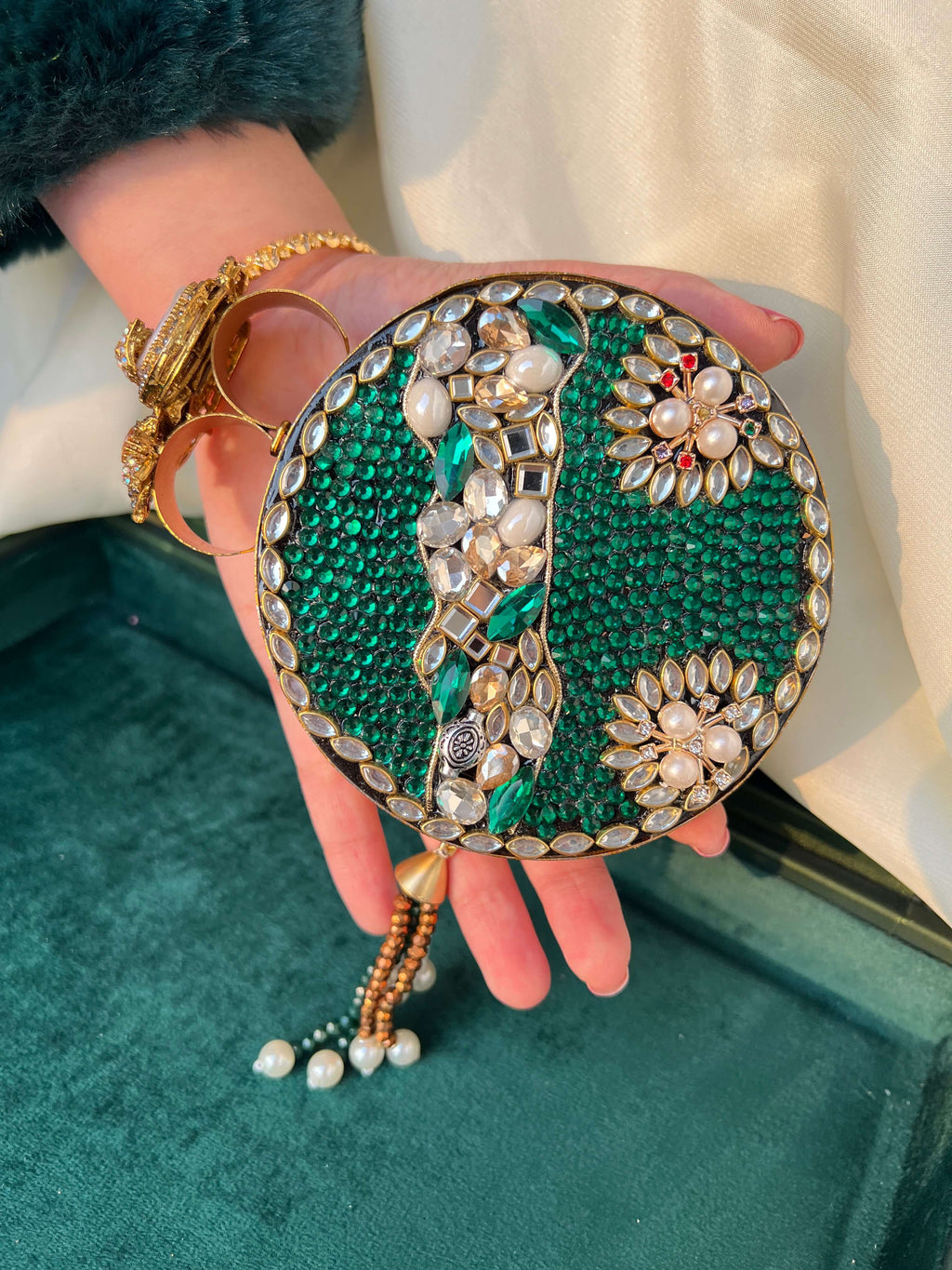 Royal Round Handcrafted Kundan Ring Clutch