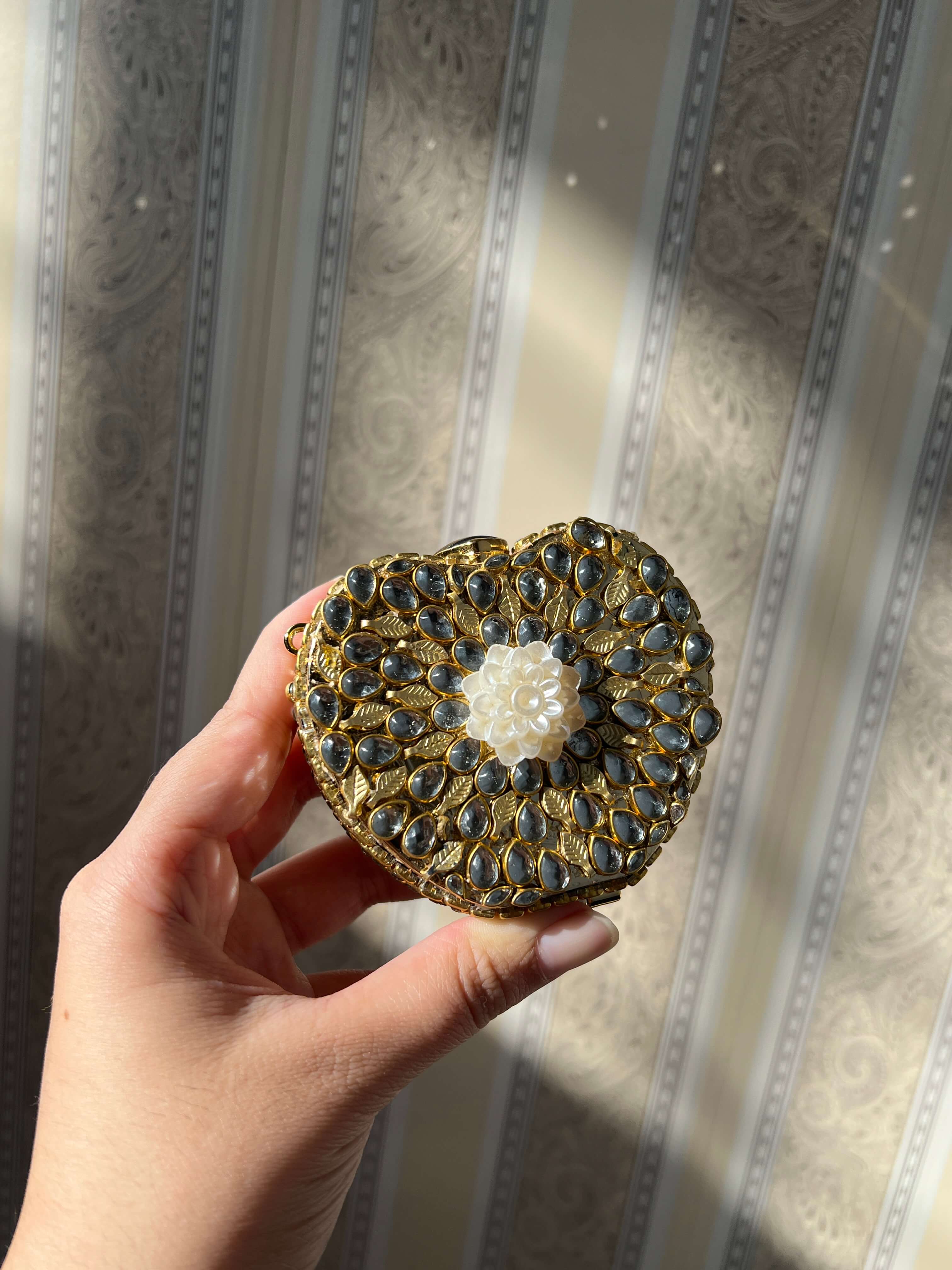 Mini Apple Kundun Clutch