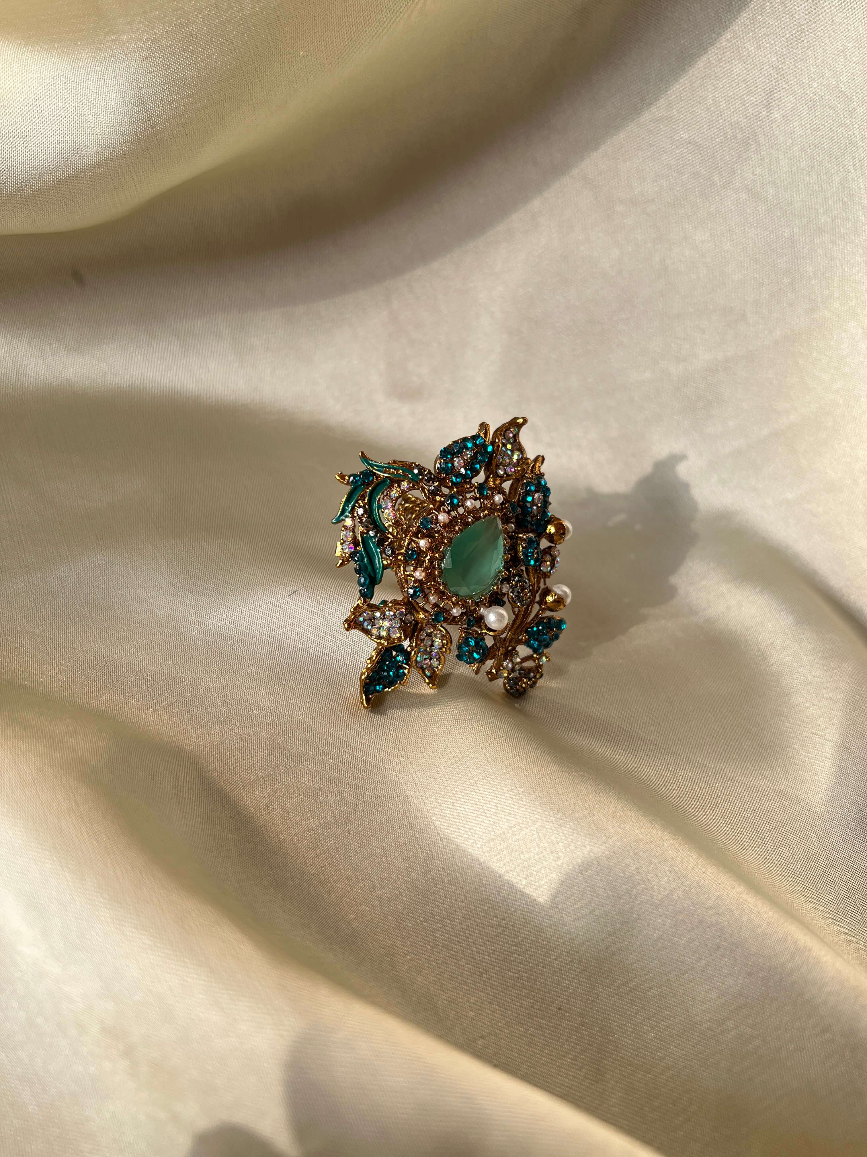 Vintage Crystal Floral Ring