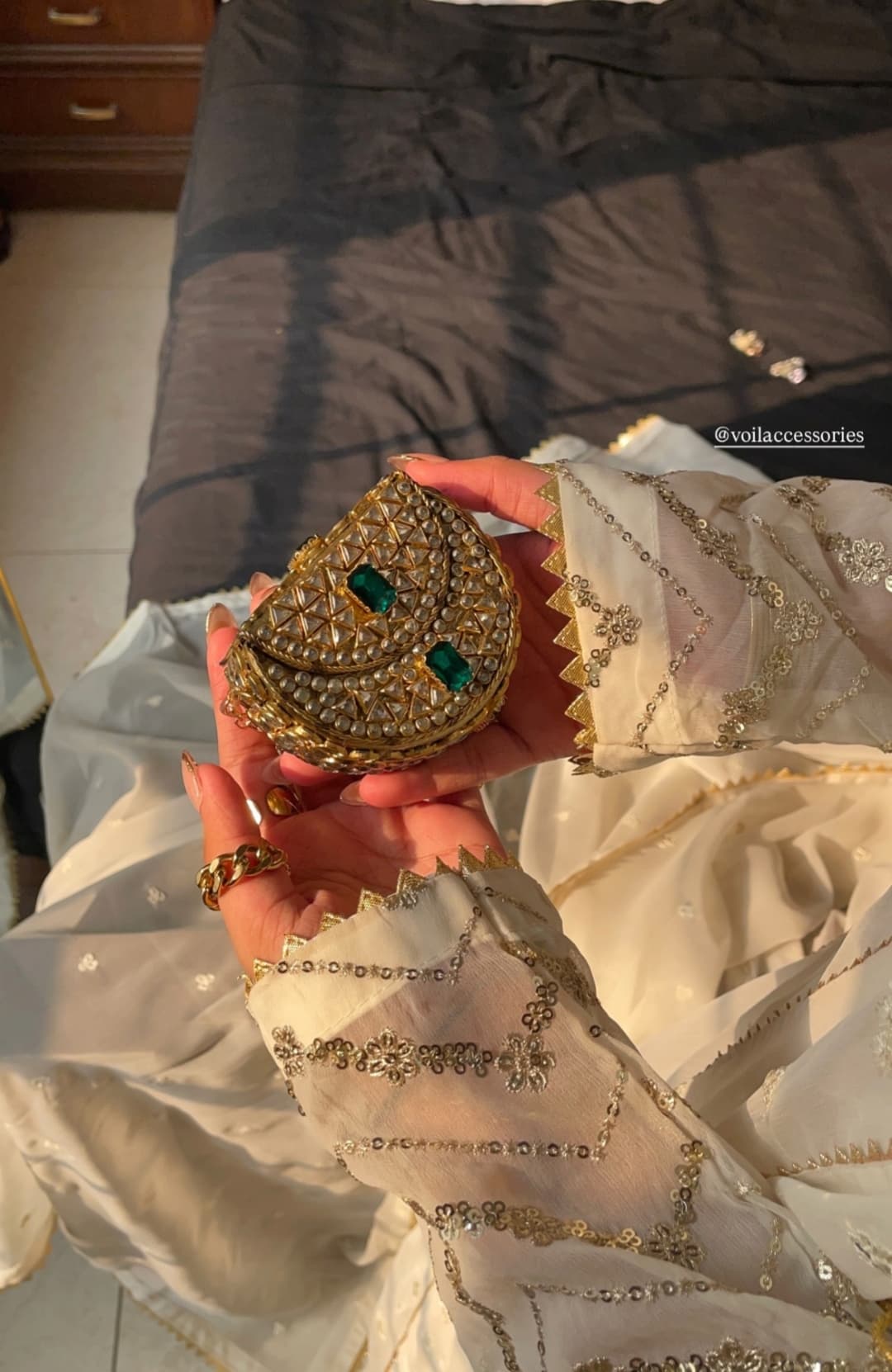 Mini Kundan Box Clutch